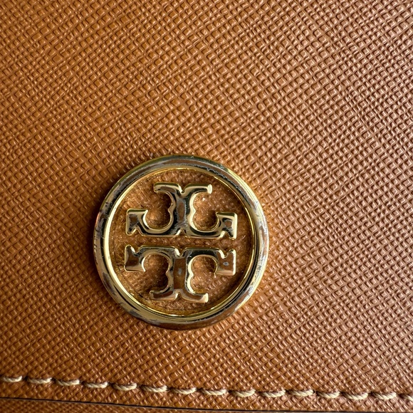 Tory Burch Robinson Wallet on Chain - Brown - Picture 2 of 13